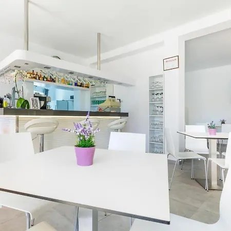 Hotel apartamentowy Panorama By Youroom Port de Pollença